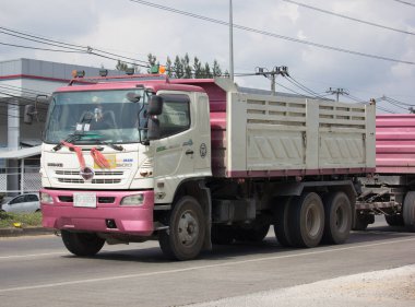 Isuzu damperli kamyon ve römork Udomsak Chiangmai