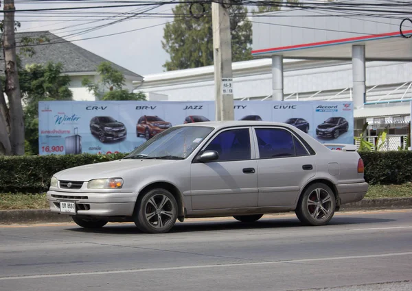 Частный старый автомобиль, Toyota Corolla — стоковое фото