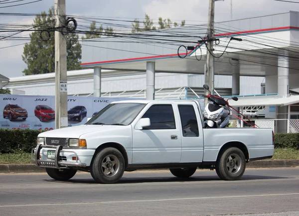 Privata gamla Isuzu Pickup Truck. — Stockfoto