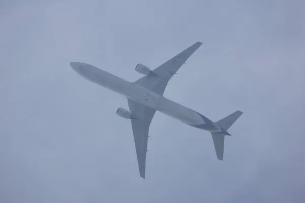 Boeing 777-300 HS-TKD TG103 de la vía aérea tailandesa . — Foto de Stock