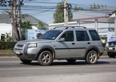  Siyah Land Rover Freelander 2. 