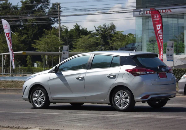 Nuevo coche privado toyota Yaris Hatchback Eco Car — Foto de Stock