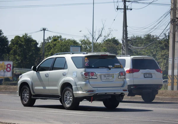 Coche privado Toyota Fortuner Suv . — Foto de Stock