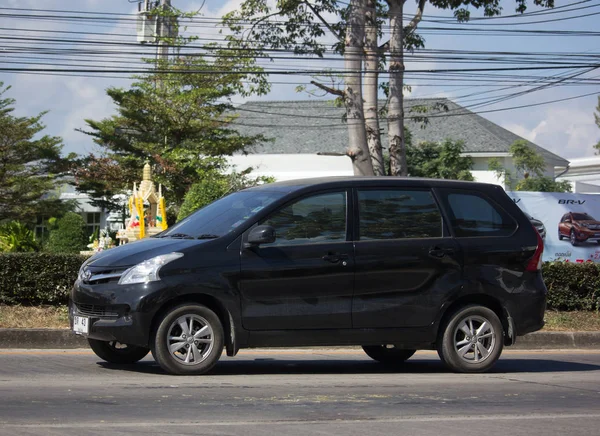 Coche privado Toyota Avanza . — Foto de Stock