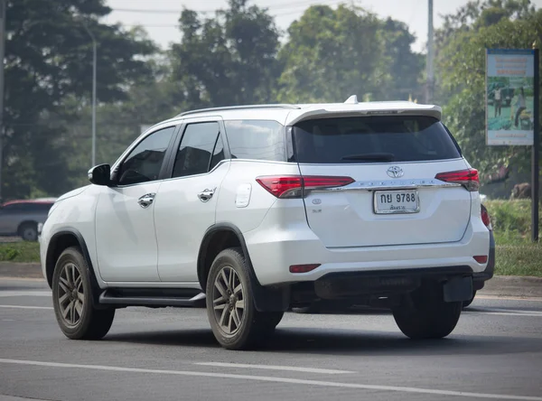 Coche privado Toyota Fortuner Suv . — Foto de Stock