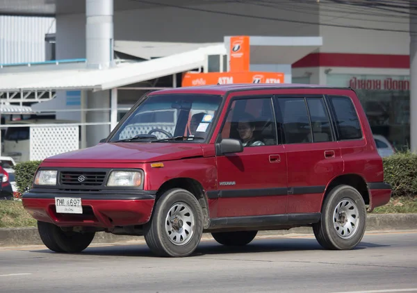Menig Mini Suv bil, Suzuki Vitara . – stockfoto