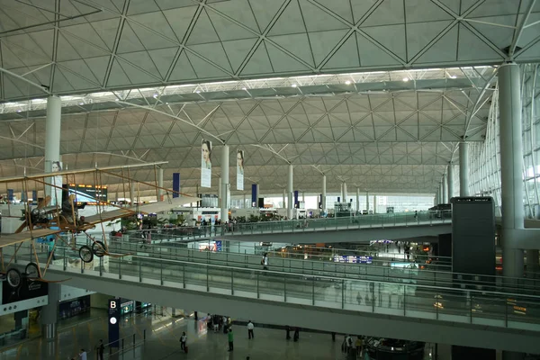 Terminalen på flygplatsen Hongkong Chek lap kok — Stockfoto