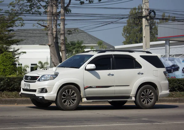 Приватне Toyota Fortuner Suv автомобіля. — стокове фото