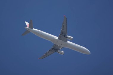Airbus A321-100 / Dragonair
