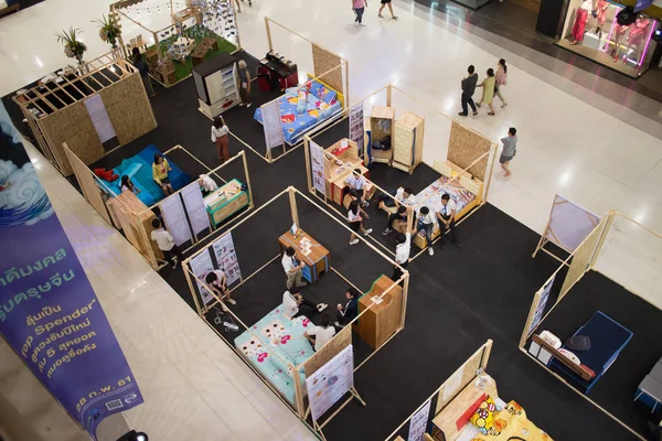 Tesis de Diseño Funiture en Área de Promoción en Festival Central Chi — Foto de Stock