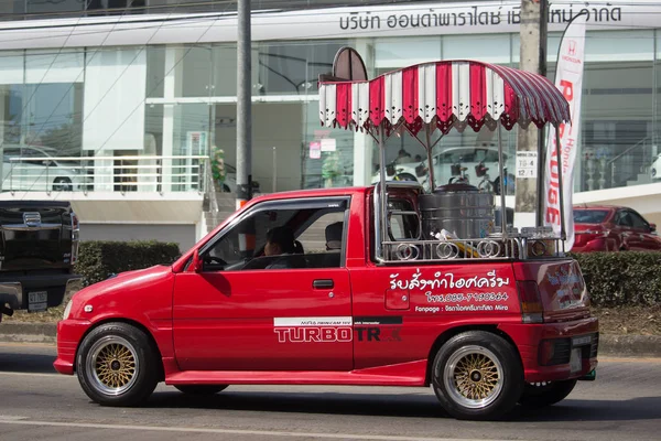 Loja de coco Icecream em Daihatsu Mira Mini Truck . — Fotografia de Stock