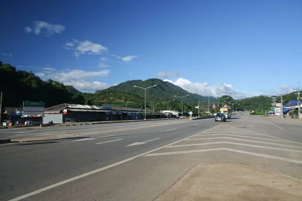 Vista de la carretera No.118 De Chiangmai a Chiangrai . —  Fotos de Stock