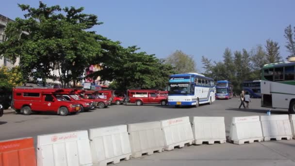 Chiangmai Thailand April 2014 Internationella Buss Mellan Chiangmai Thailand Och — Stockvideo