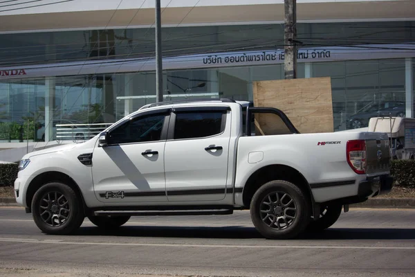 Pickup soukromé auto, nový Ford Ranger. — Stock fotografie