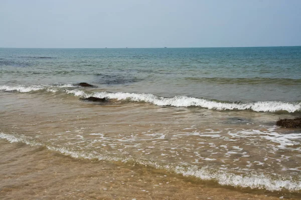 Coral och blå havet i östra regionen av thaibay thailand — Stockfoto