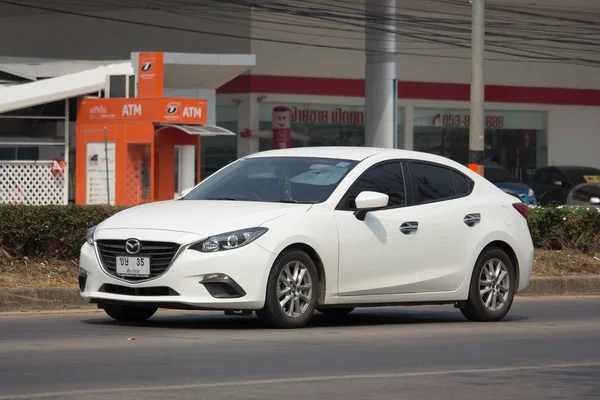 Soukromé městské auto, Mazda 3 — Stock fotografie