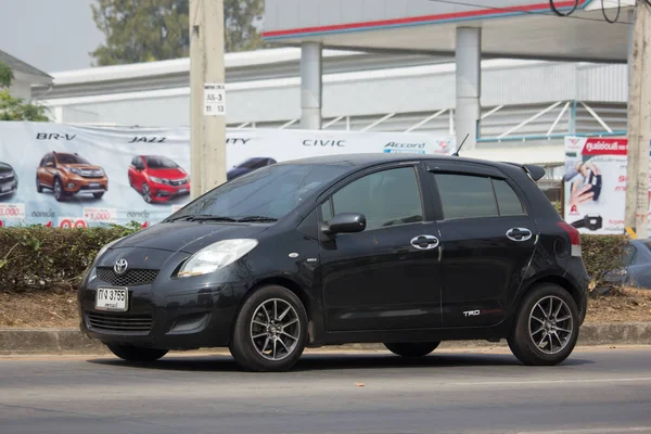 Coche privado toyota Yaris Hatchback Eco Car — Foto de Stock