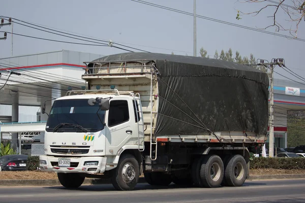 Camión de carga privado Mitsubishi Fuso — Foto de Stock
