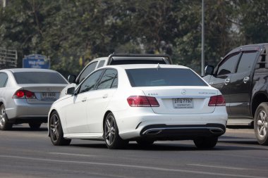  lüks araba Mercedes Benz E300