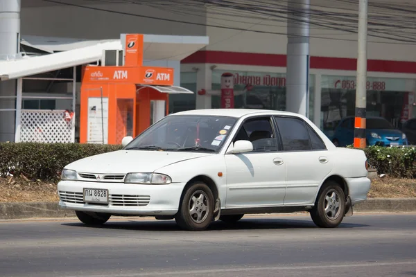 Soukromé auto, Mitsubishi Lancer. — Stock fotografie