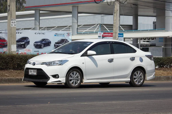 Privata sedanmodell bil Toyota Vios. — Stockfoto