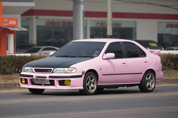 Soukromé staré auto Nissan Sunny — Stock fotografie