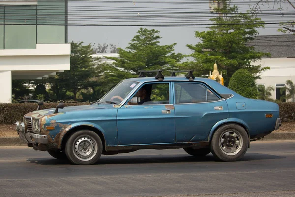 Soukromé staré auto, auto Mazda 929. — Stock fotografie