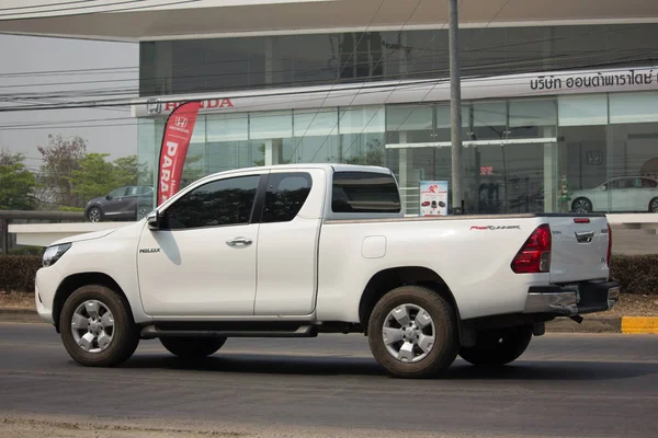 Camioneta privada Toyota Hilux Revo — Foto de Stock