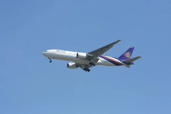 Boeing 777-200ER de la vía aérea tailandesa . — Foto de Stock