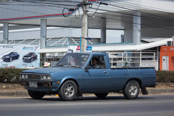 Privado viejo coche de recogida, Mitsubishi L200 —  Fotos de Stock