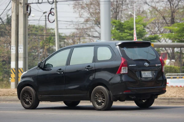 Coche privado Toyota Avanza . — Foto de Stock