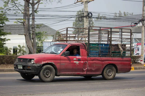 Privado viejo coche de recogida, Mitsubishi Strada . — Foto de Stock