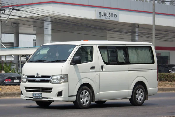 Рядовой Toyota Ventury van — стоковое фото