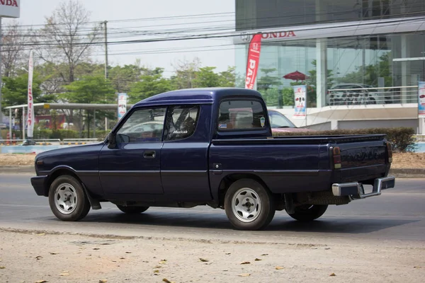 Carro particular, Mazda Família mini Pick up caminhão . — Fotografia de Stock