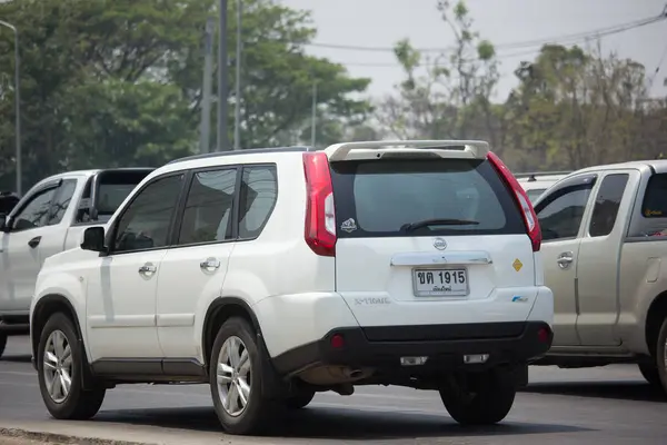 Suv soukromé auto, Nissan X trail. — Stock fotografie