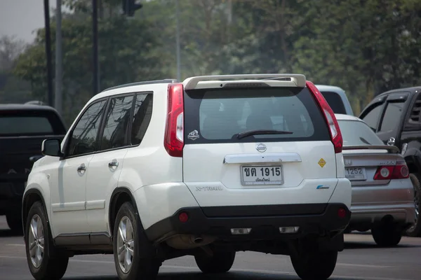 Suv soukromé auto, Nissan X trail. — Stock fotografie