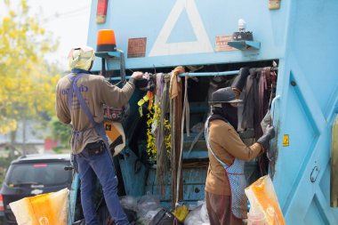  Nongjom bucağı idari Organizatio çöp kamyonu