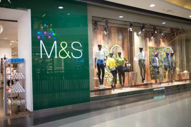 İşaretleri ve Spencer Dükkanı. 