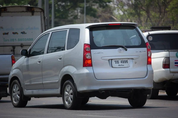 Soukromé auto Toyota Avanza. — Stock fotografie