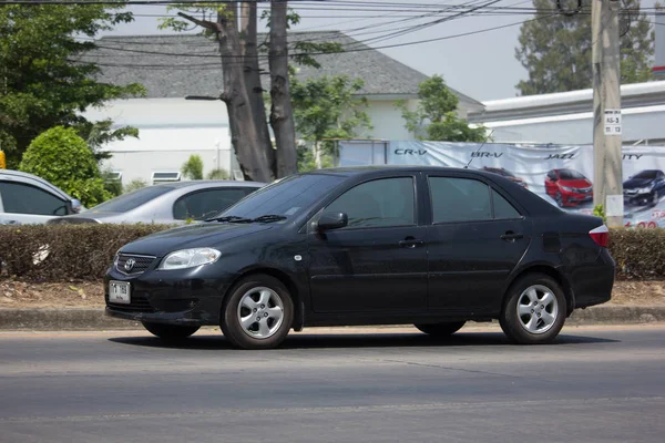 Privata sedanmodell bil Toyota Vios. — Stockfoto