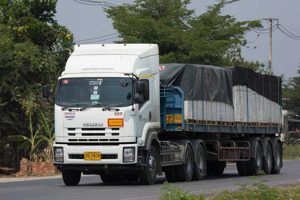 Isuzu-Anhänger LKW-Ladung — Stockfoto