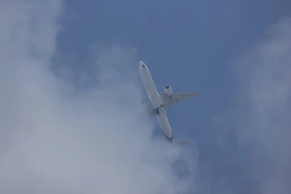 Boeing 777-300 de la vía aérea tailandesa . — Foto de Stock