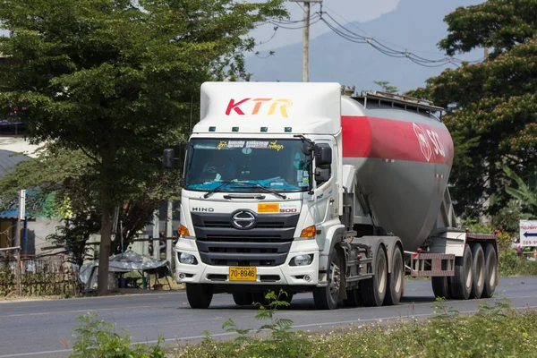 Цемент вантажівка Kittirat компанії — стокове фото
