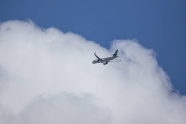 Bahar Hava Yolları'nın Airbus A320-200. 