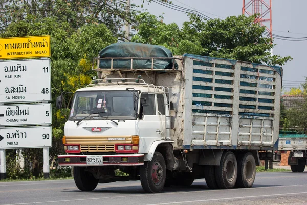 Рядовой грузовой грузовик Хино . — стоковое фото