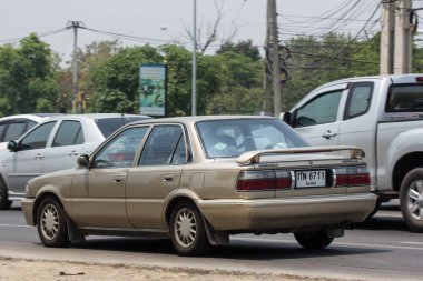 Chiang Mai, Tayland - 20 Nisan 2018: Özel Old Araba, Toyota Corolla. Fotoğraf Road Hayır 121 hakkında 8 km şehir merkezine Chiangmai, Tayland.