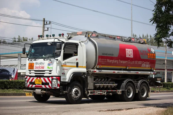 Camión de aceite de MeungLuang Oil transport Company . —  Fotos de Stock