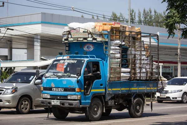 Ciężarówka Saha Thip stringi transportu firmy — Zdjęcie stockowe