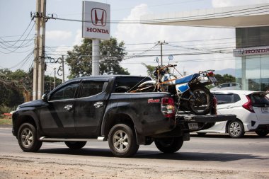 Özel araba, Mitsubishi Triton kamyonet.