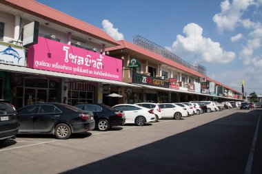 Mee Choke Plaza 'da. Chiangmai şehrinin kenar mahallelerindeki modern plaza.